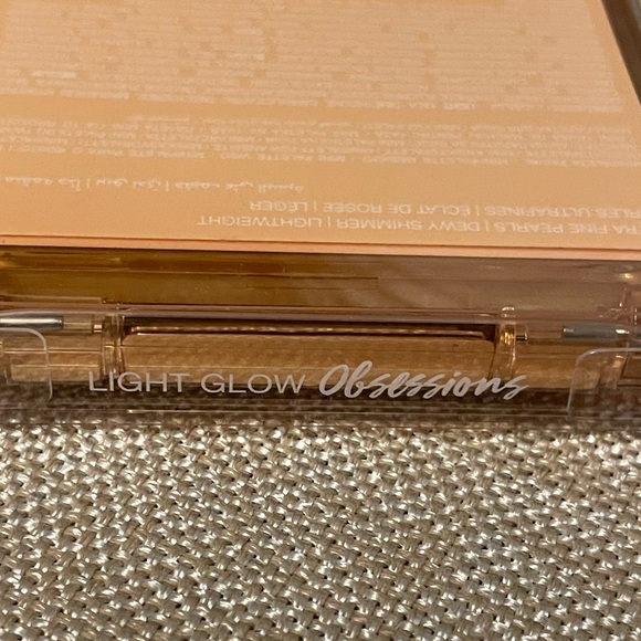 NIB HUDA BEAUTY Glow Obsessions Highlighter Palette in Light Glow - Picture 6 of 8